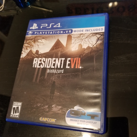 Resident Evil Biohazard PS4 (VR Compatible) - Picture 1 of 3